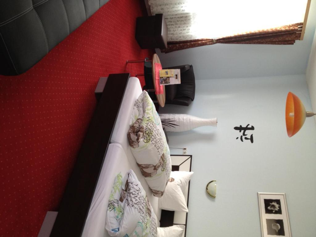 Hotel Sonne Bad Wildbad Phòng bức ảnh